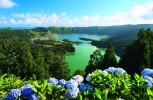 Azores.A.Discoverers.Paradise.2014.1080p.BluRay.REMUX.AVC.DTS-HD.MA.5.1-EPSiLON – 16.4 GB